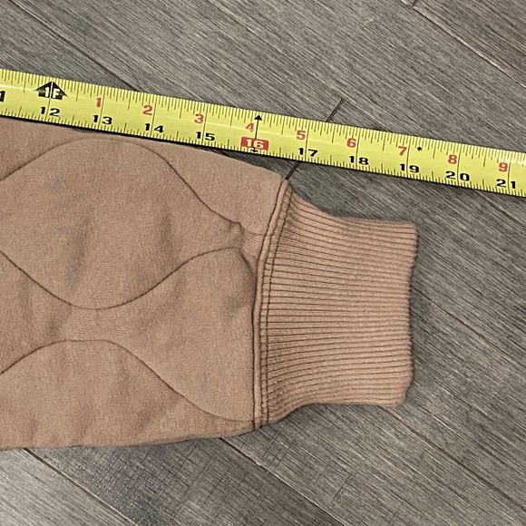 🚫SOLD🚫Abercrombie & Fitch Onion-Quilted Bomber Jacket - Picture 9 of 9